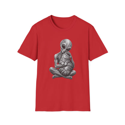 Alien Holding Cat T-Shirt — Cute Sci‑Fi Cat Lover Graphic Tee