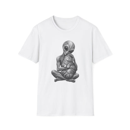 Alien Holding Cat T-Shirt — Cute Sci‑Fi Cat Lover Graphic Tee