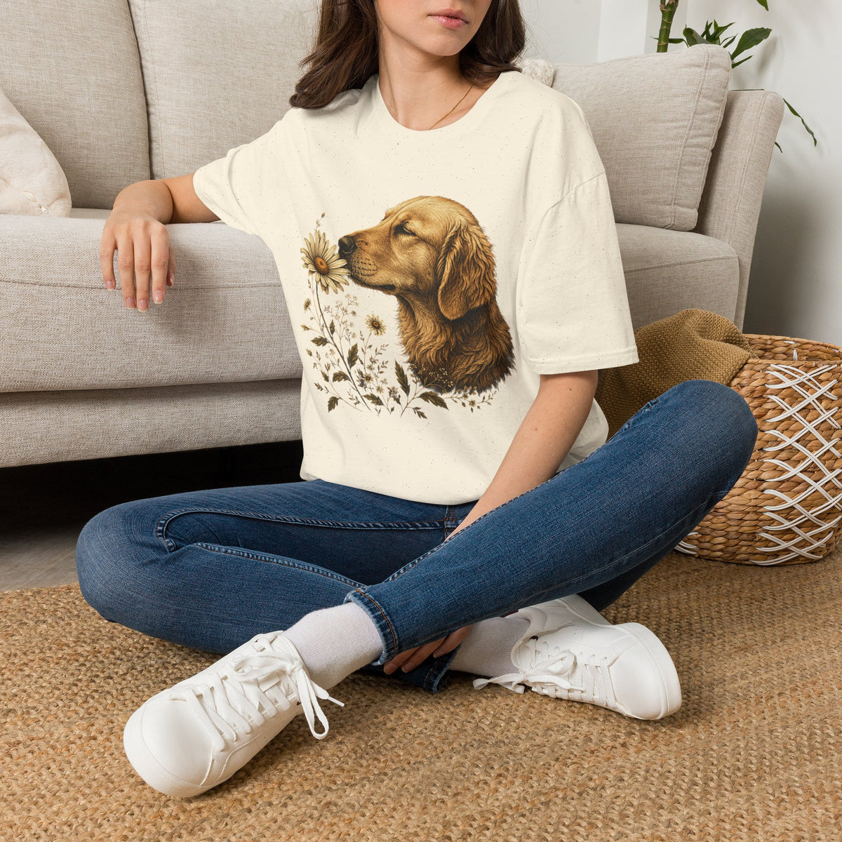 Golden Retriever & Daisies T-Shirt — Floral Dog Lover Tee