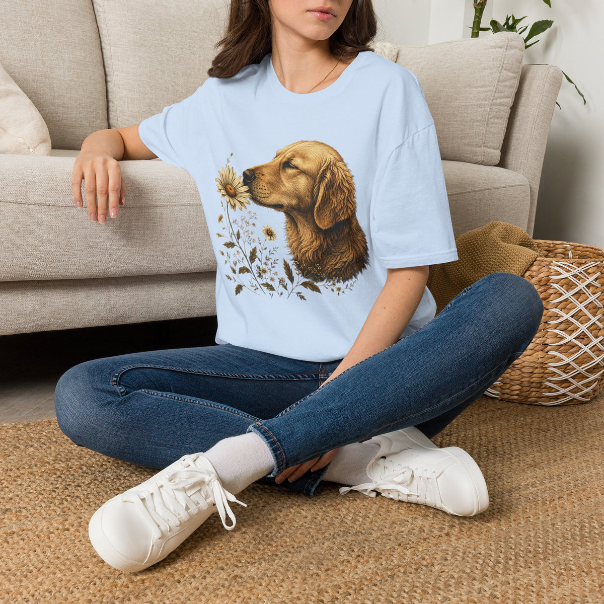Golden Retriever & Daisies T-Shirt — Floral Dog Lover Tee