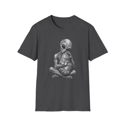 Alien Holding Cat T-Shirt — Cute Sci‑Fi Cat Lover Graphic Tee