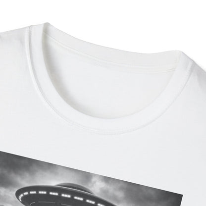 Cat UFO Selfie T-Shirt — Cute Alien Abduction Cat Graphic Tee