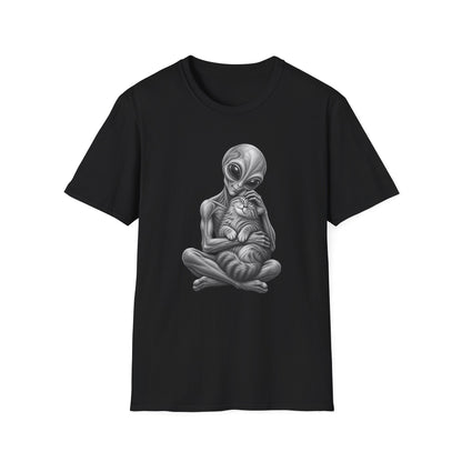 Alien Holding Cat T-Shirt — Cute Sci‑Fi Cat Lover Graphic Tee