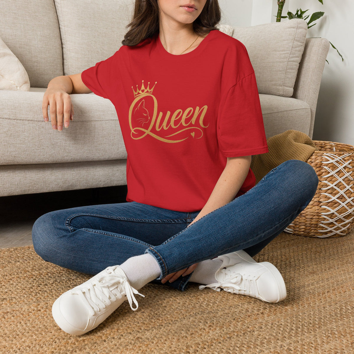 Queen cat lover T‑Shirt — Gold Crown Feminine Graphic Tee